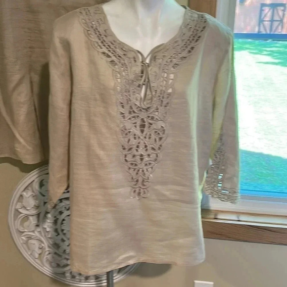 ESSENCE Embroidered two piece set - Picture 7 of 8